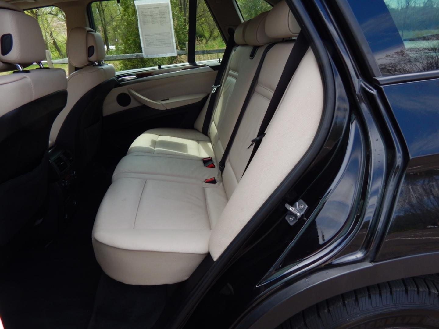 2013 Black /Ivory Leather BMW X5 Premium (5UXZV4C52D0) with an 3.0L 6 cylinder Turbo engine, Automatic transmission, located at 6528 Lower York Road, New Hope, PA, 18938, (215) 862-9555, 40.358707, -74.977882 - Here we have a nice 2013 BMW X5 with a 3.0L 6 cylinder turbo engine putting power to all 4 wheels via an automatic transmission. Options include: ivory colored leather, wood trim, keyless entry, cruise control, tilt steering wheel, power windows/locks/mirrors, power sunroof, power front seats, heat - Photo#16